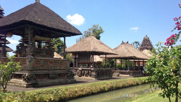 Bild in Bali mit Tempelanlage während der Bali Tour, Reisebericht auf dem Reiseblog detailjaeger bali-made-tour